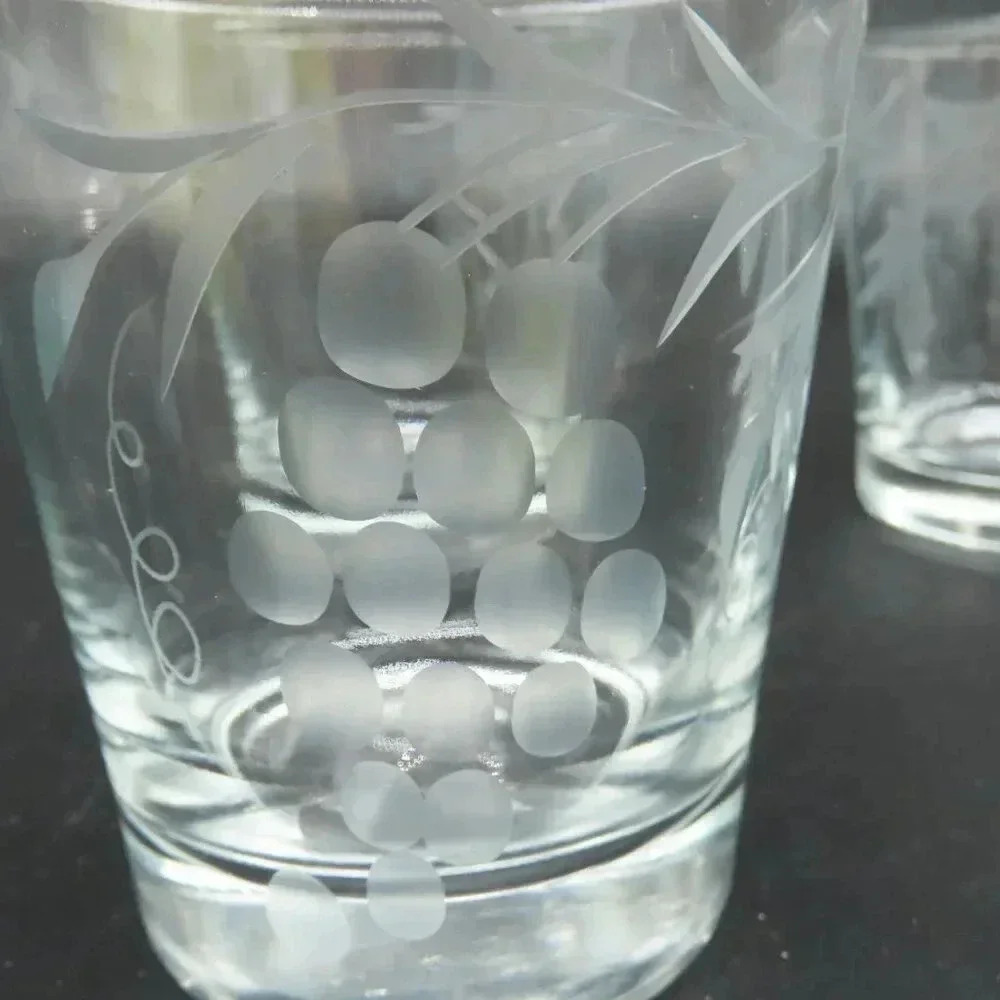 Anchor Hocking Grape Etched Mid-Century Low-Ball Glassware Set of 4 Vintage - Picture 4 of 5